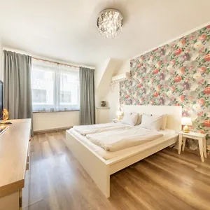  Apartment Valentina In Citycenter Hungary